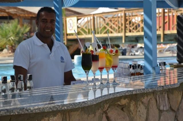 布拉卡海湾珊瑚礁度假酒店 阿布达巴 外观 照片